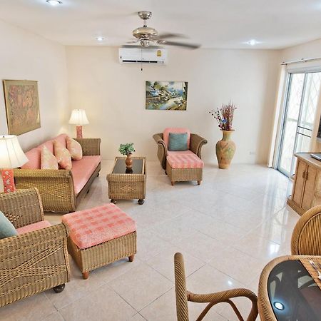 Butterfly Garden Boutique Residences Large Luxury Apts And Villas A Lifetsyle Destination By Neang, Everything You Need All Right Here 1-3 Bedrooms 110 To 190 Sq Mtrs, 2 Full Bathrooms, Rain Shower, Spa Bath, Bbq, Free Wifi, Staff 24-7, Close To Beac Pattaya Exteriér fotografie